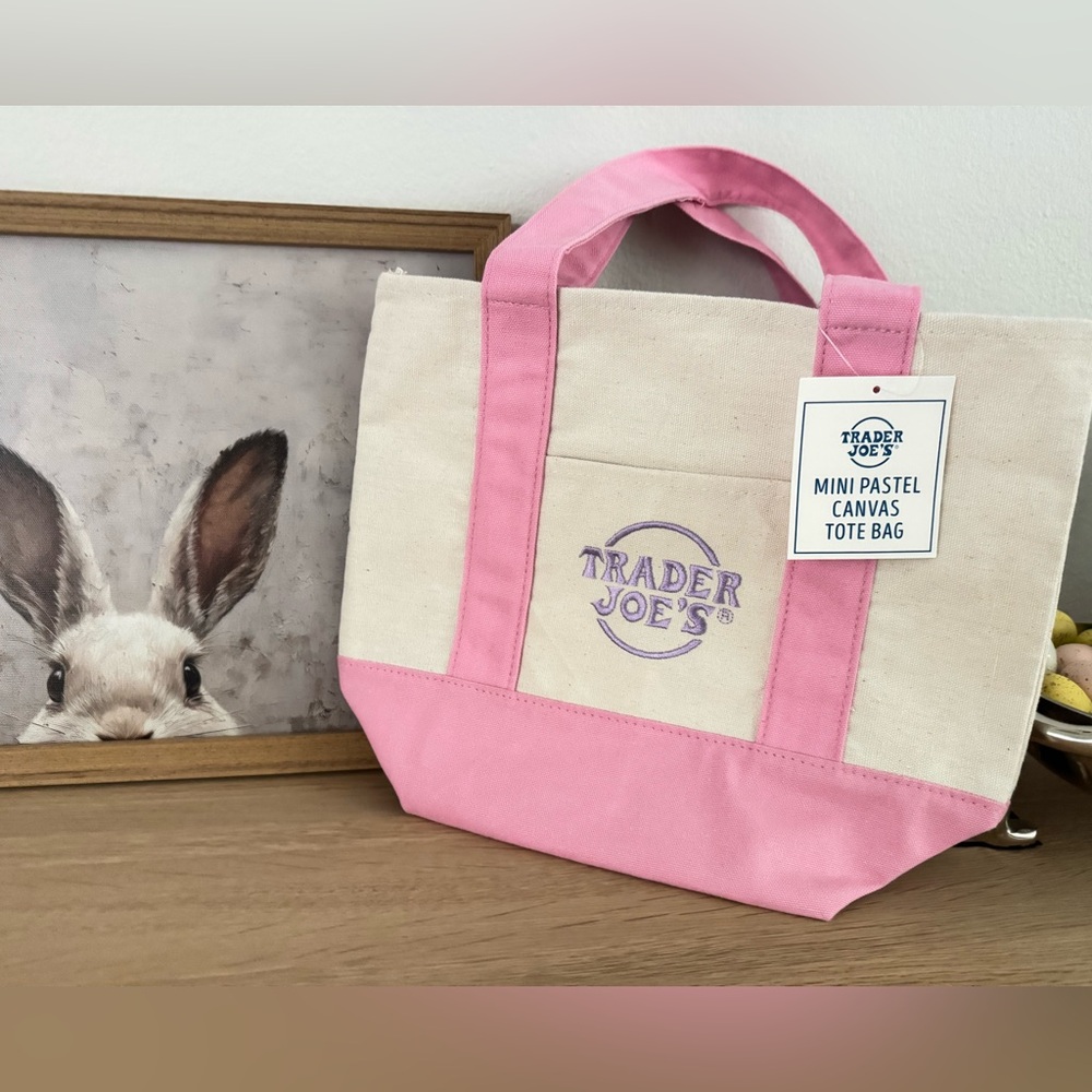 2026 Limited Edition Trader Joes Mini Bag. NWT!